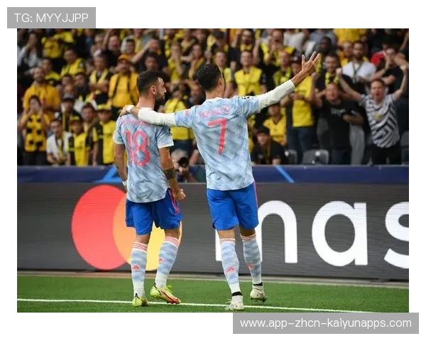 C罗梅开二度，曼联轻松2-0击败西汉姆联